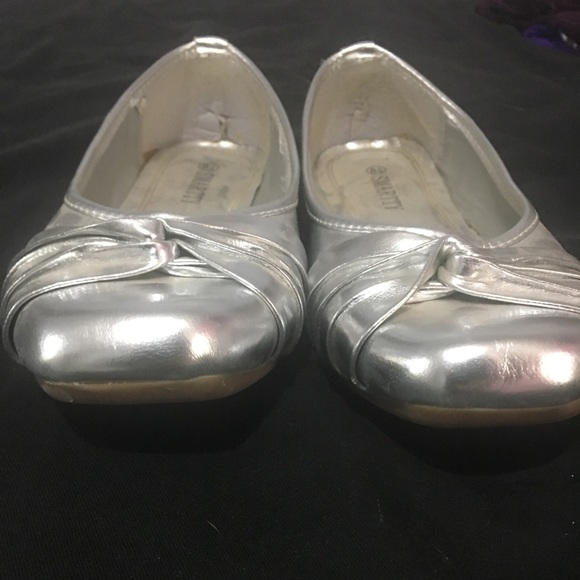Silver flats - Picture 3 of 4
